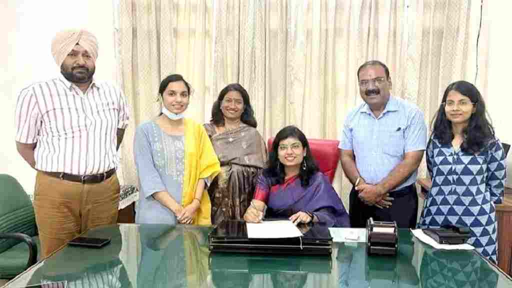 पंचकूला की अक्षिता महज 24 साल में बनी IAS, पहले प्रयास में ऐसे पाई सफलता IAS Dr Akshita Gupta