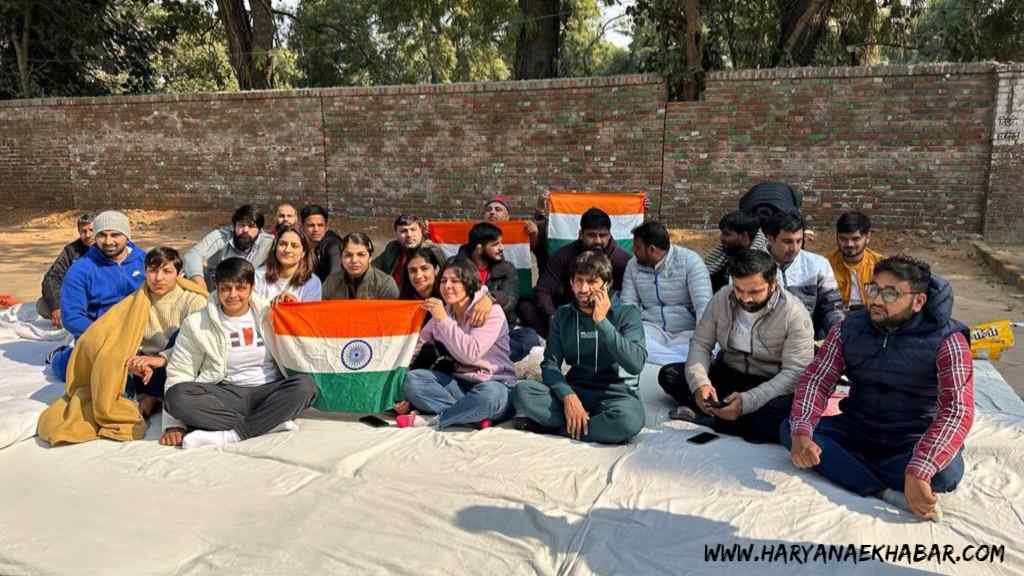 विनेश फोगाट समेत 8 खिलाडी पहुचे सुप्रीम कोर्ट, खापों और राजनीतिक पार्टियों से मांगा समर्थन Vinesh Phogat Jantar Mantar