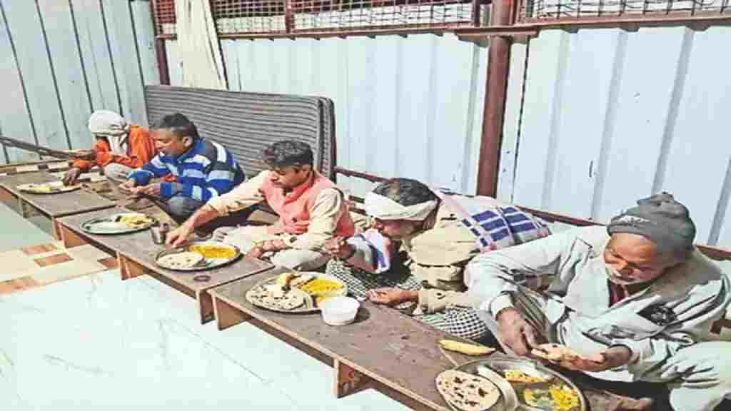 हरियाणा के इस जिले में बेसहारा लोगों को फ्री में रोजाना खिला रहे भोजन, ऐसे मिली प्रेरणा ANNAPURNA Bhoajnalay Jind
