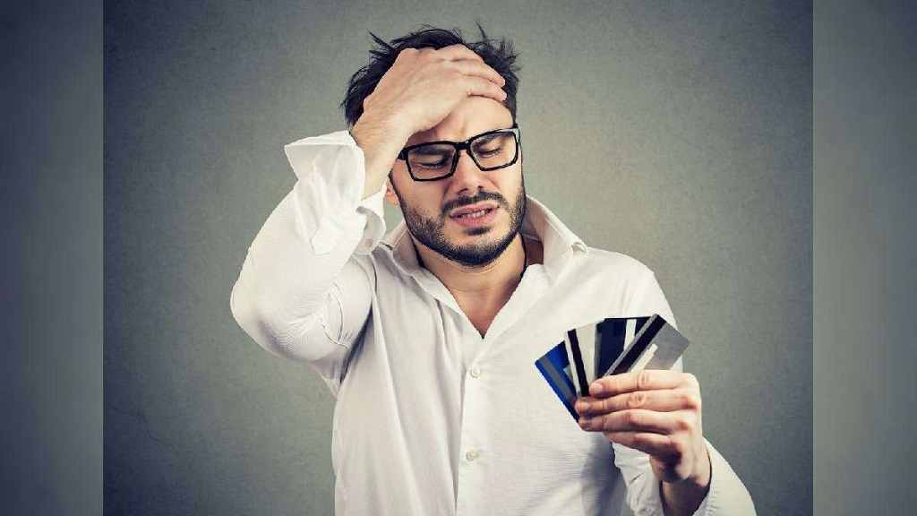 Vastu Tips: क्या आप भी कर्ज से परेशान हैं, तो तुरंत करें यह आसान सा उपाय Karj Mukti Preshan