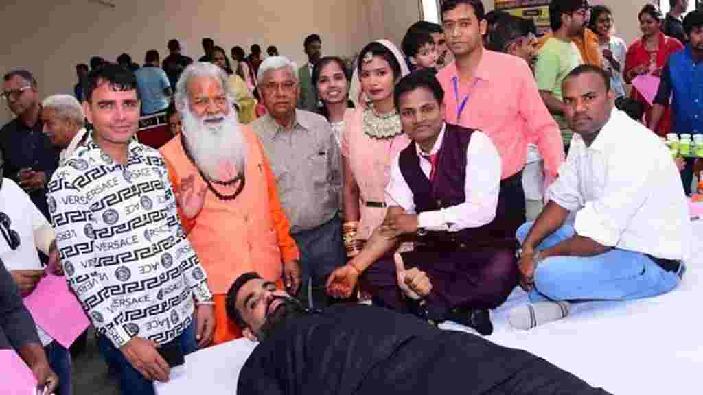 हरियाणा में अनोखी शादी, रिस्पेशन प्रोग्राम में 125 लोगों ने रक्तदान कर वर-वधु को दिया आशीर्वाद ROHTAK Rakatathata