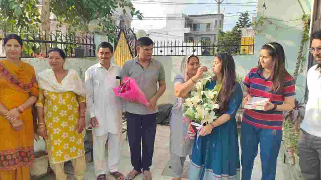 करनाल की बेटी प्रियंका बनी जज, परीक्षा में 59वीं रैंक की हासिल; सफलता का बताया ये मंत्र Karnal Daughter