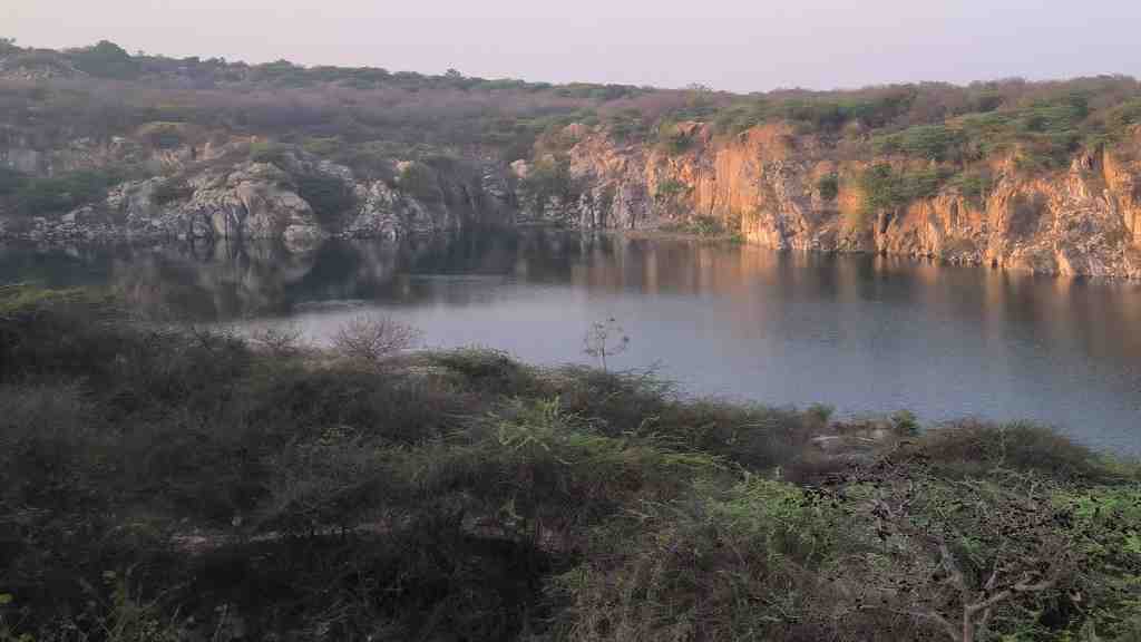 फरीदाबाद की इस झील में नहाते ही हो जाती है मौत, यहाँ पढ़े डेथ वैली के जुडी पूरी कहानी faridabad Jheel