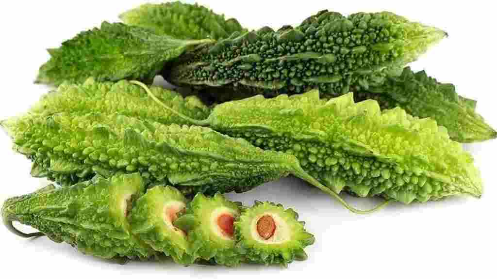 Health Tips: करेले के साथ भूलकर भी ना करें इन चीजों का सेवन, बढ़ सकती है पेट संबंधित समस्याए Bitter Gourd Krela