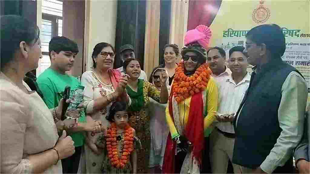 रोहतक की 64 वर्षीय कमलेश ने 5200 किमी साइकिल चलाकर बनाया रिकॉर्ड, इस तरह पाई सफलता Kamlesh Rana Rohtak