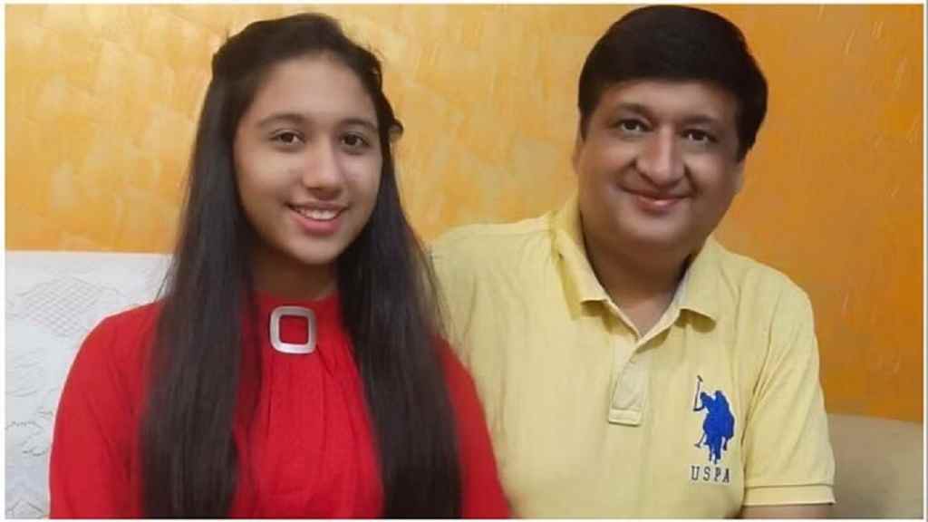 दो साल पहले पिता की मौत के बाद परिवार पर टूटा था दुखों का पहाड़, अब जेईई मेन परीक्षा में पाई सफलता Aakashha Sharama compressed
