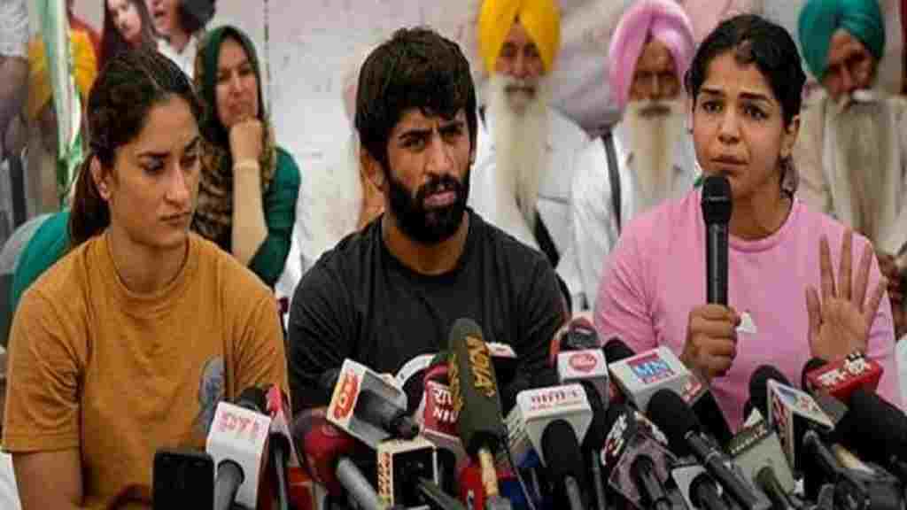 हरियाणा की ओलम्पिक मेडलिस्ट ने रोते हुए किया संन्यास का ऐलान, प्रेस कॉन्फ्रेंस में कही ये बातें Wrestlers Protest