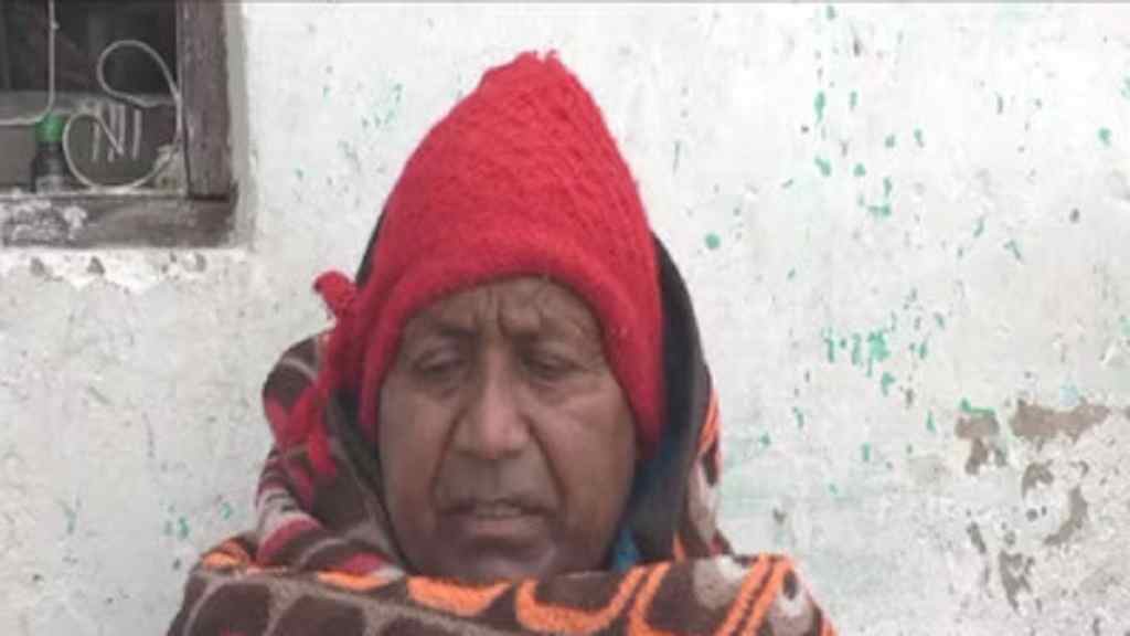 महेंद्रगढ़ का संतलाल गर्मी में भी ओढ़तें हैं चार से पांच रजाई, शोधकर्ता भी हुए हैरान Santlal Haryana