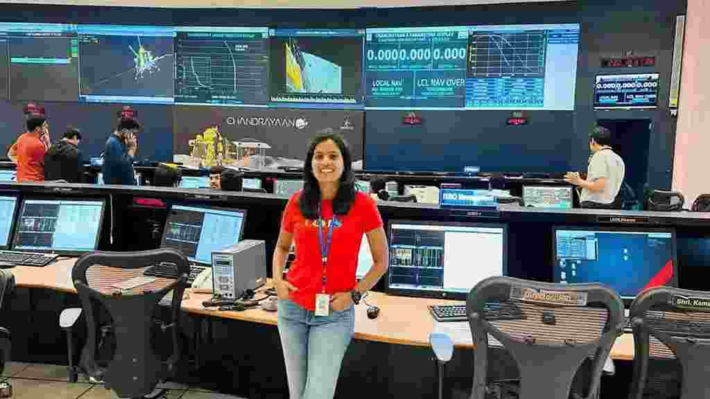 चरखी दादरी: ट्रक चलाकर पिता ने उठाया खर्चा, अब बेटी कविता ने चंद्रयान 3 की लैंडिंग में निभाई अहम भूमिका Kavita Scientist Charkhi Dadri