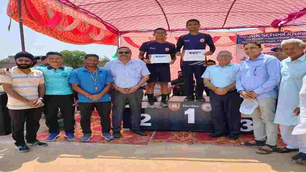 जिला स्तरीय खेलकूद प्रतियोगिता में सैनिक स्कूल खारा- खेड़ी के कैडेट्स ने दिखाया दमखम, इन इवेंट्स में जीते पदक Faridabad Event
