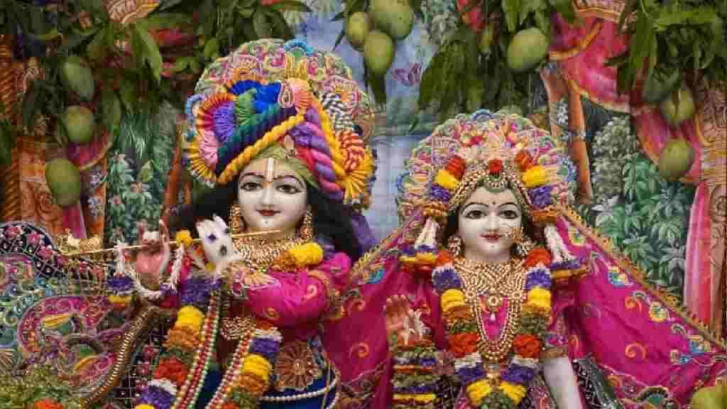 हरियाणा के इस मंदिर में जन्माष्टमी महोत्सव पर 2 लाख की पोशाक पहनेंगी राधा-कृष्ण की जोड़ी, 5 क्विंटल फूलों से सजेगा मंदिर Radha Krishna