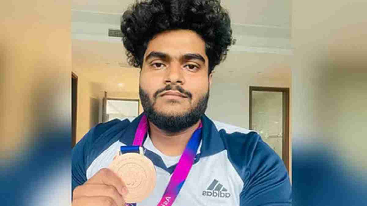 पैरा एशियन गेम्स में छा रहे हरियाणवी खिलाड़ी, रेवाड़ी के लक्षित ने जीता ब्रोंज मेडल Lakshit Yadav Rewari Sports Player