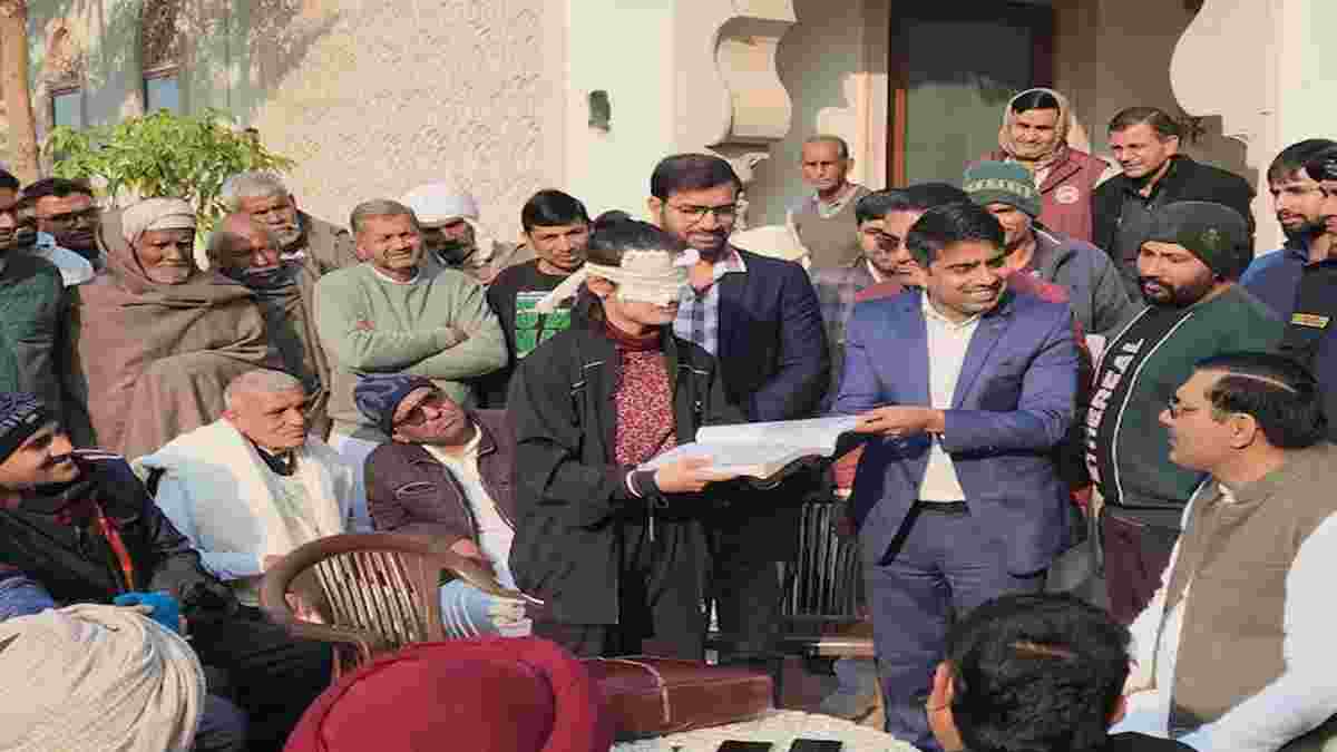 हरियाणा की बेटी ने अनोखी विद्या से पंचायत मंत्री को चौंकाया, आंखों पर पट्टी बांधकर फटाफट पढ़ दी किताब Riya Jangra Tohana