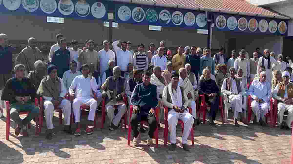 हरियाणा में सतगामा खाप के 2 गांवों ने भुलाई 45 साल पुरानी दुश्मनी, प्रधानी को लेकर छिड़ा था विवाद Charkhi Dadri News