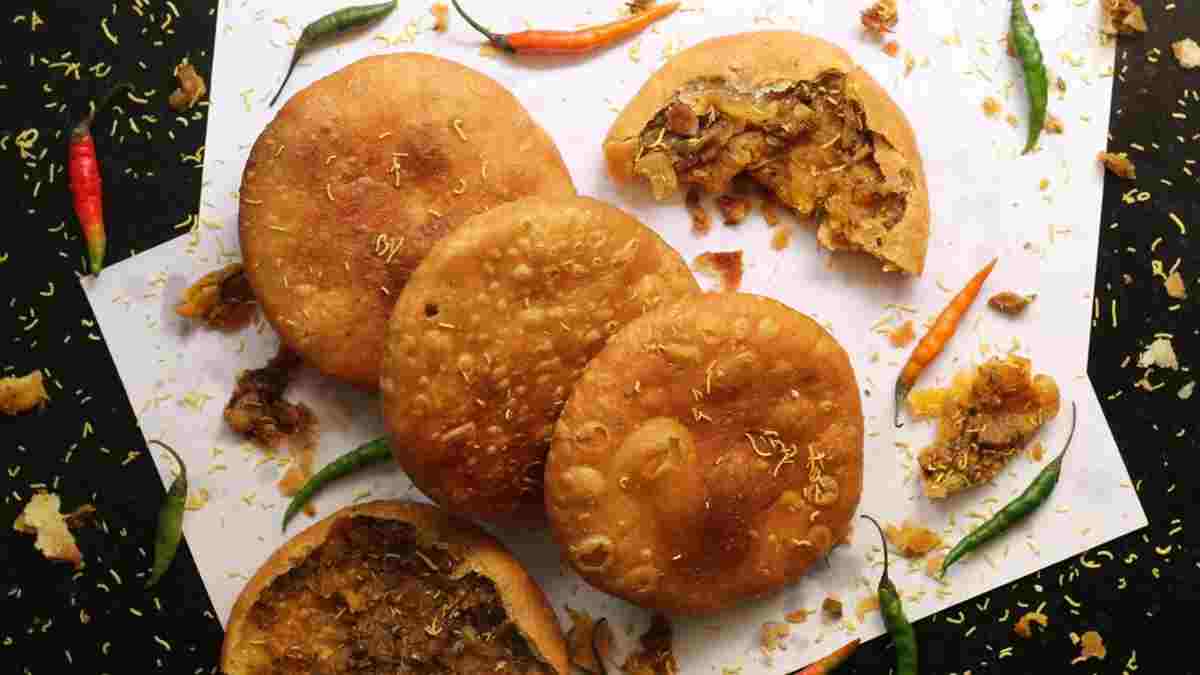 हरियाणा में बृजवासी कचौड़ी के स्वाद ने बनाया लोगों को दीवाना, खाने के लिए उमड़ पड़ती है भीड़ Kachori