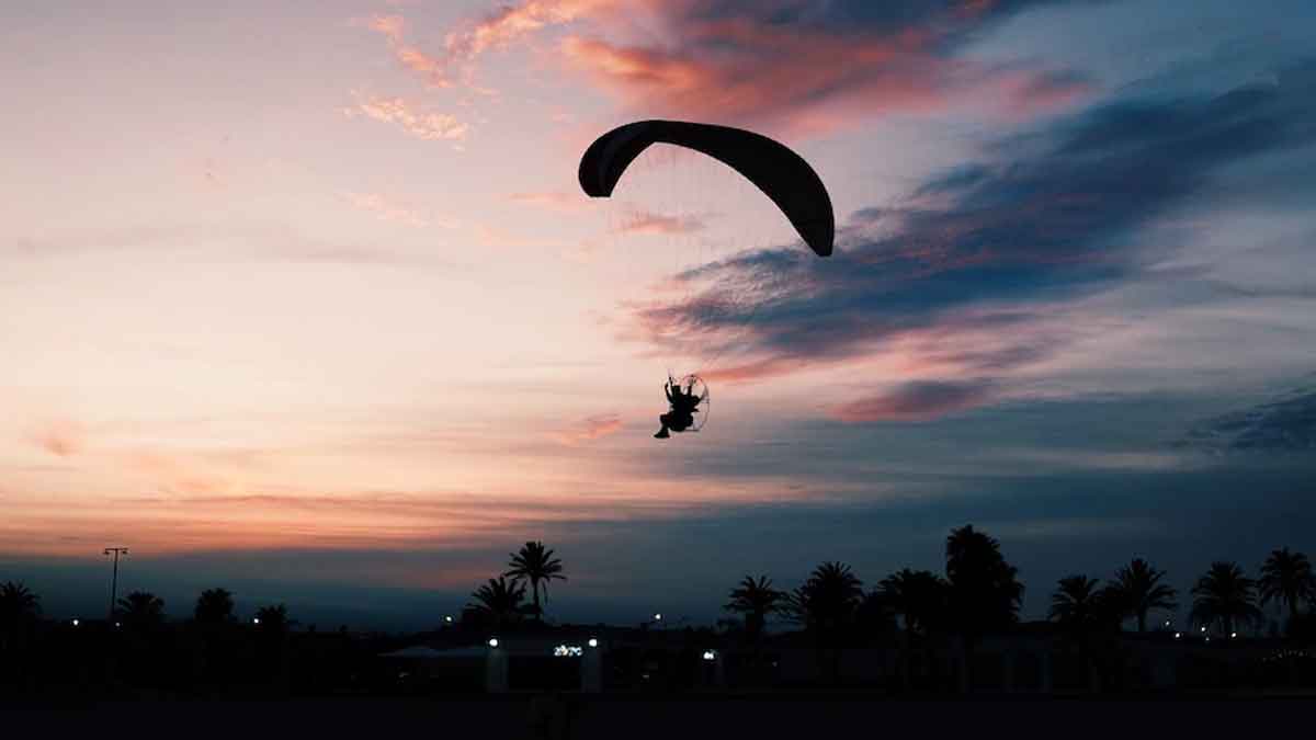 गुरुग्राम में आप कर सकते हैं आसमान की सैर, पहाड़ी इलाके भी फेल; पढ़ें टाइमिंग और टिकट रेट Travel