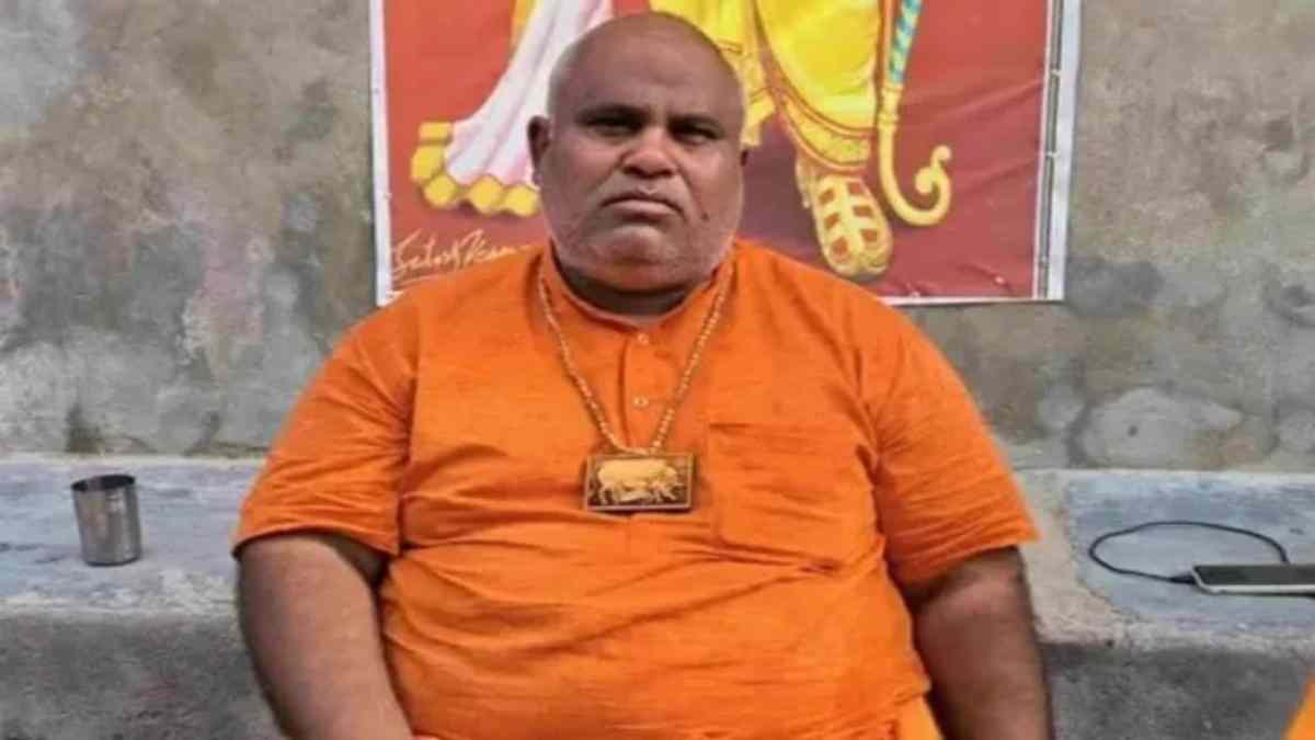 हरियाणा में नूंह हिंसा के आरोपी बिट्टू बजरंगी की दबंगई का वीडियो वायरल, पुलिस की मौजूदगी में युवक की बेरहमी से पिटाई Bittu Bajrangi