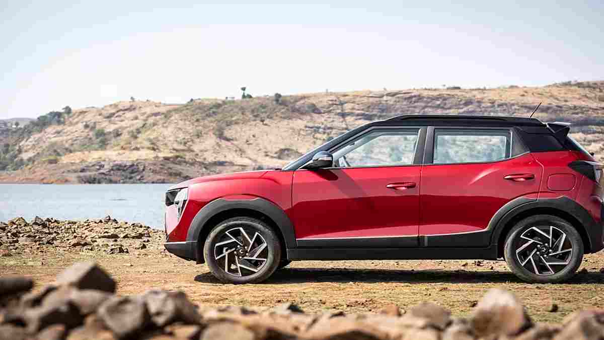 Mahindra की इस XUV ने बनाया सभी को अपना दीवाना, 1 घंटे में मिली 50 हजार से ज्यादा बुकिंग Mahindra XUV 3XO