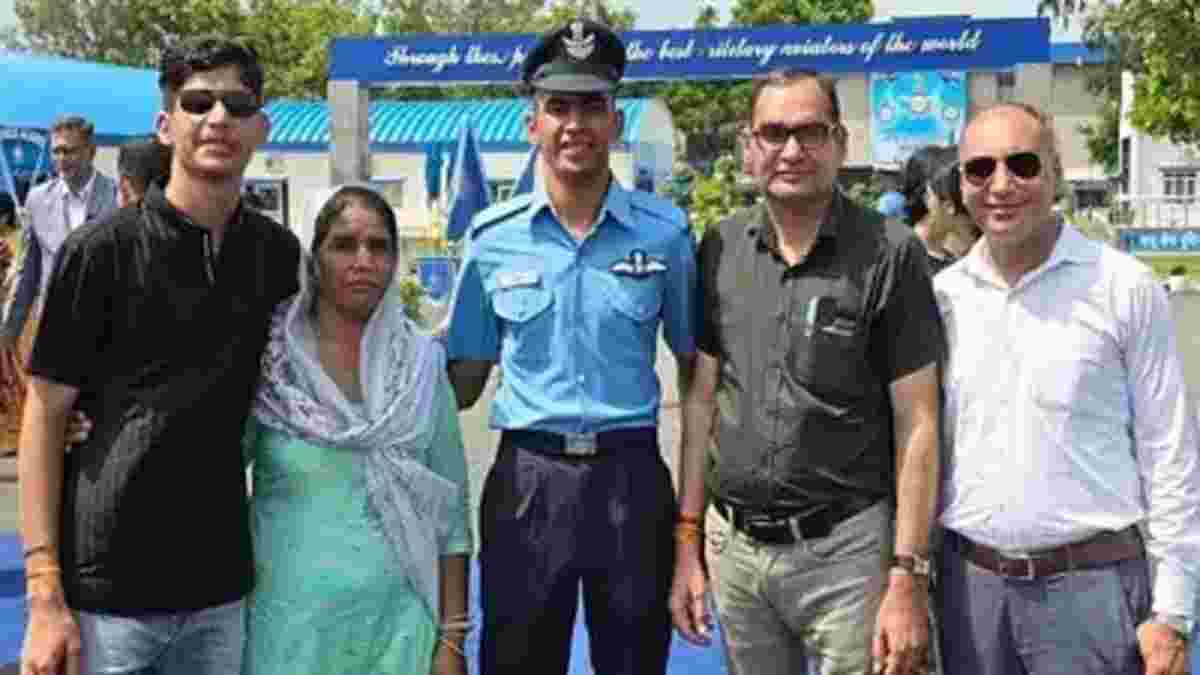 हरियाणा का आशीष इंडियन एयरफोर्स में बना फाइटर पायलट, बचपन के सपने को मिली नई उड़ान Aashish Badhana Airforce Pilot