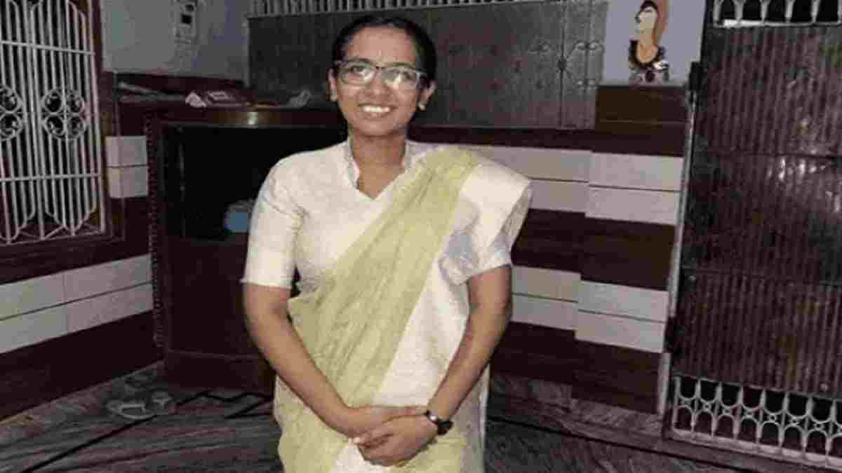 हरियाणा में आंगनबाड़ी वर्कर की बेटी शिवानी बनी SDM, खुशी में छलक पड़ी मां की आंखें Shiwani Panchal HCS