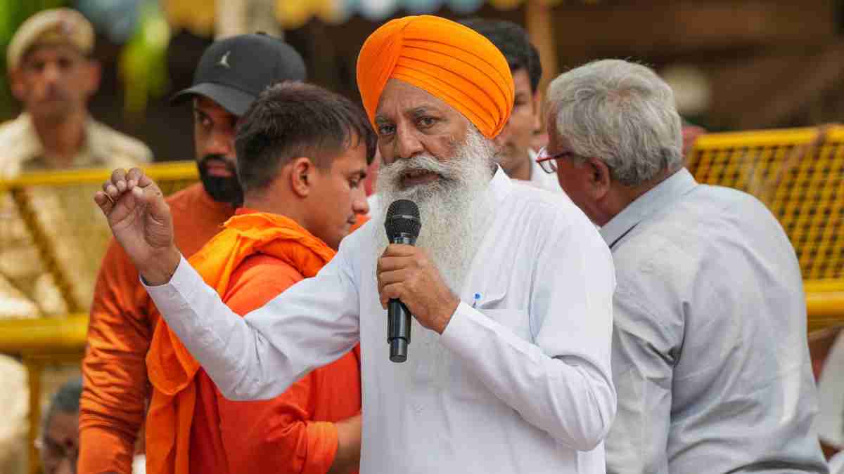 कांग्रेस को लेकर किसान नेता के बयान ने बढ़ाई राजनीतिक खलबली, बोले- इस तिगड़ी ने किया खेल खराब Gurnam Chadhuni