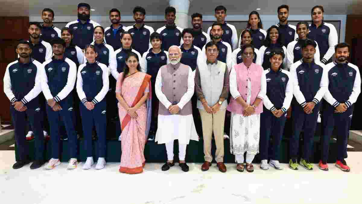 पेरिस ओलंपिक खेलने जा रहे खिलाड़ियों से मिले पीएम मोदी, नीरज चोपड़ा से मांगी ये खास चीज Narendra Modi Paris Olympic