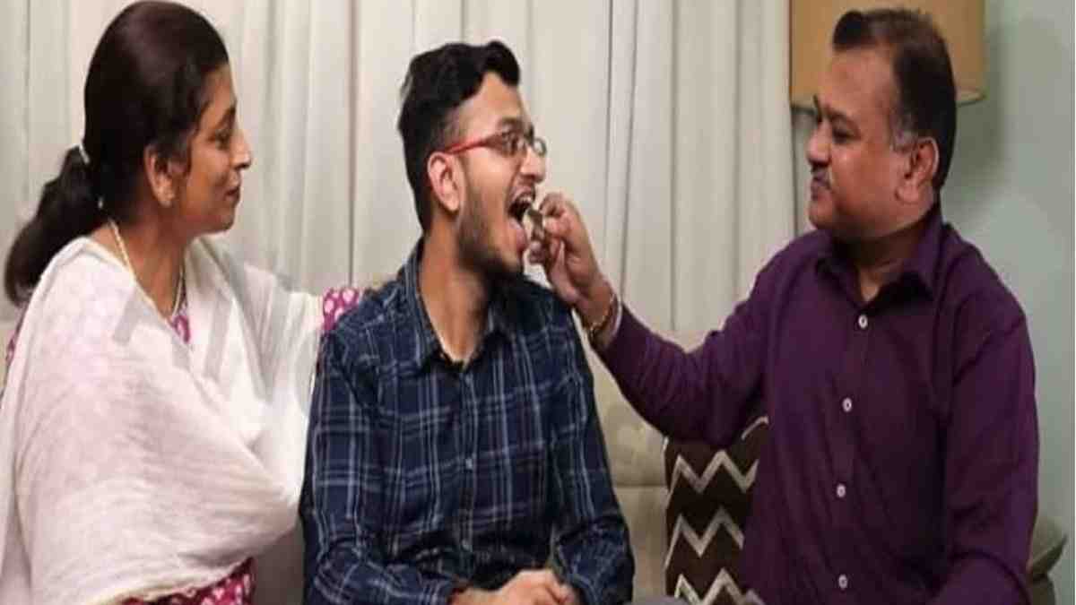 चंडीगढ़ के रहने वाले साधारण से घर के बेटे ने NEET पीजी 2024 में लहरा दिया परचम, देश भर में हासिल किया पहला स्थान Chandigarh Doctor Vaibhav Garg tops the country in NEET PG 2024