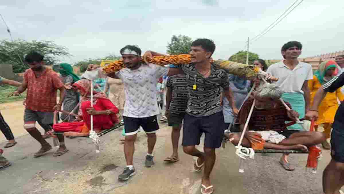 मिलिए कलियुग के श्रवण कुमार से, माता- पिता को कावड़ पर बैठा कर नाप दी 300 किलोमीटर की दूरी Kanwar Yatra Bhiwani