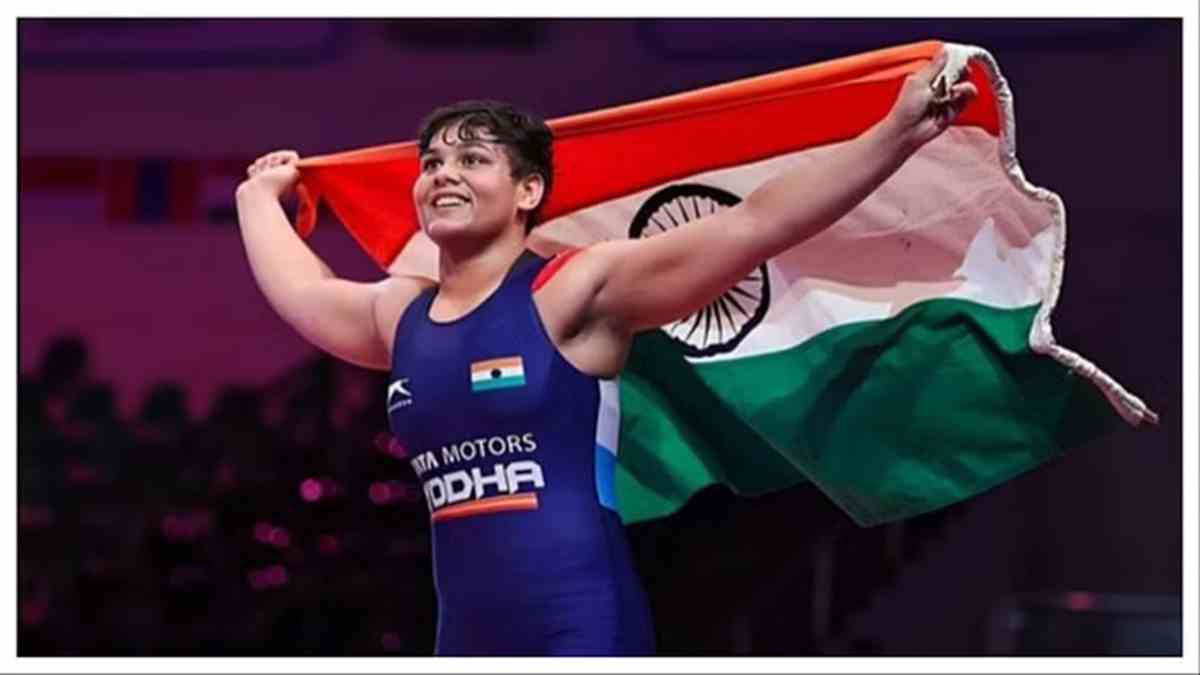 हरियाणा की बेटी मानसी लाठर ने बढ़ाया हिंदुस्तान का गौरव, सीनियर एशियन कुश्ती में जीता कांस्य पदक U 17 World Championships Wrestler Mansi Lather won gold