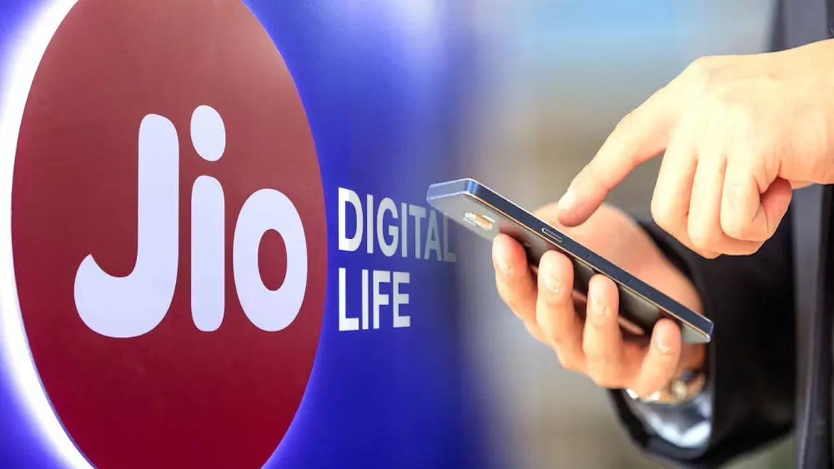Jio ने दिया यूजर्स को बड़ा झटका, बजट फ्रेंडली दो रिचार्ज प्लान बंद Jio
