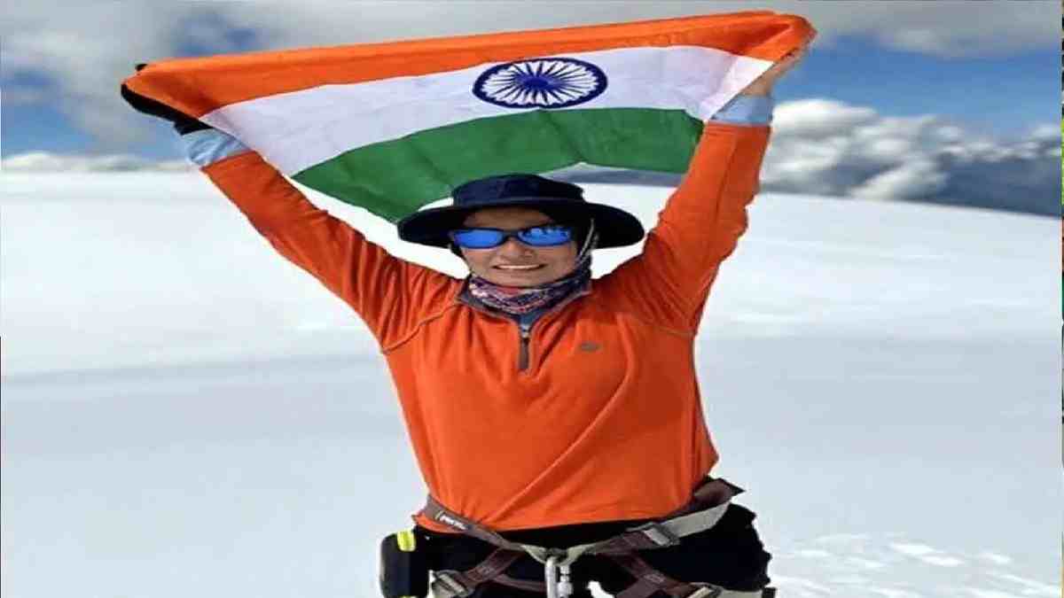 हरियाणा की बेटी मीनू ने रचा इतिहास, कुल्लू घाटी की सबसे ऊंची चोटी पर लहराया तिरंगा Meenu