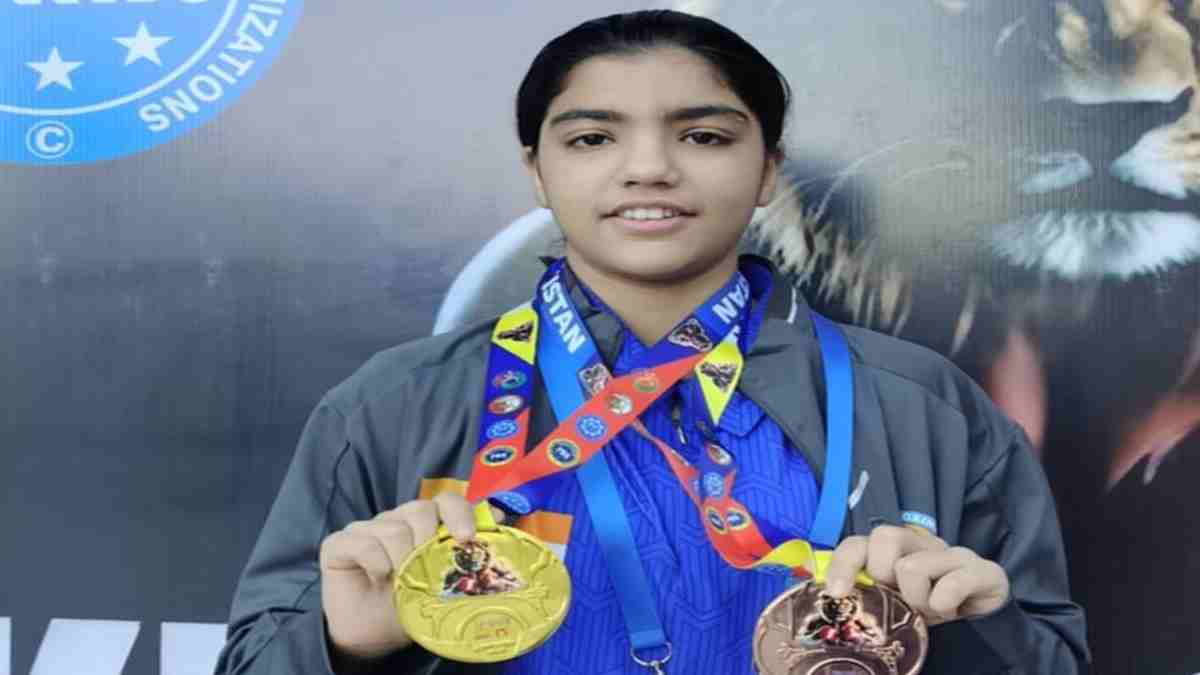 हरियाणा की बेटी रिद्धिमा कौशिक ने जीता गोल्ड मेडल, किक बॉक्सिंग में उज़्बेकिस्तान को दी पटखनी Ridhima Kaushik
