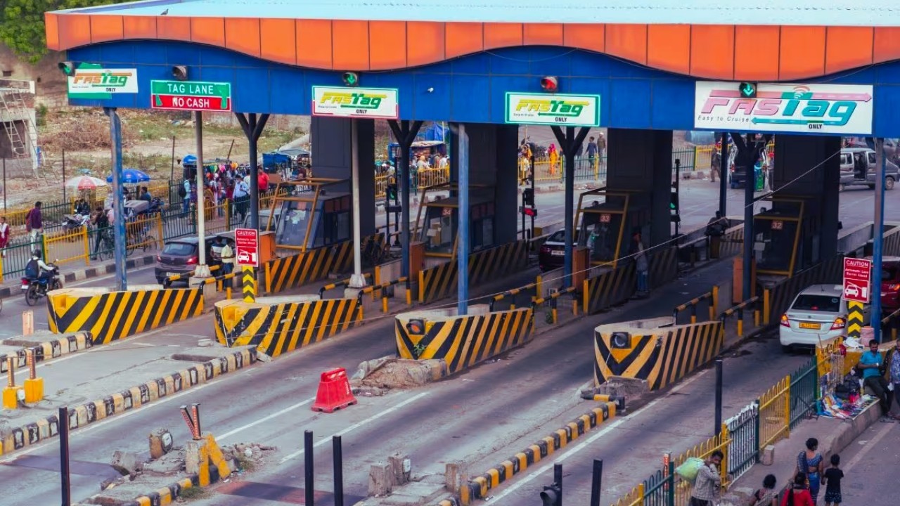 गुरुग्राम से दिल्ली जाने वालों के लिए खुशखबरी, अब सरहौल बॉर्डर पर नहीं देना होगा टोल टैक्स Toll Tax Booth 1