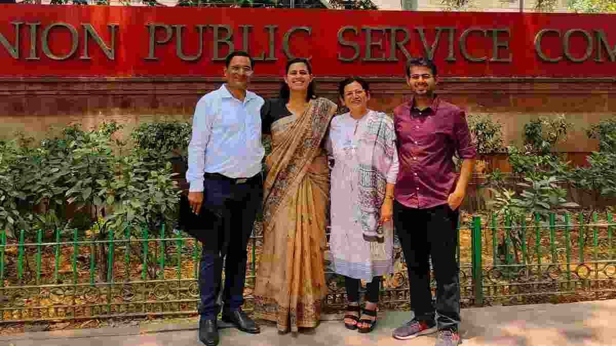 लाखों की नौकरी को ठोकर मार की UPSC की तैयारी, दूसरे ही प्रयास में हासिल की सफलता; जानें इनकी संघर्ष भरी कहानी GAMINI SINGLA