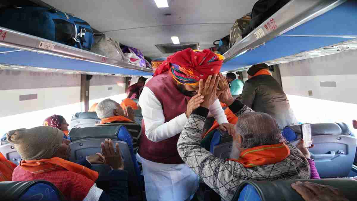 हरियाणा से महाकुंभ के लिए तीर्थयात्रियों का पहला जत्था रवाना, इस योजना के तहत फ्री रहेगी यात्रा Bus Tirth Yatra