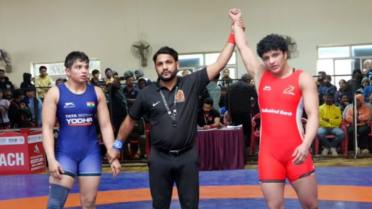 हरियाणा की बेटी दीक्षा मलिक ने रचा इतिहास, विश्व चैंपियन को हराकर कुश्ती में गोल्ड मेडल किया अपने नाम Diksha Malik Bhiwani