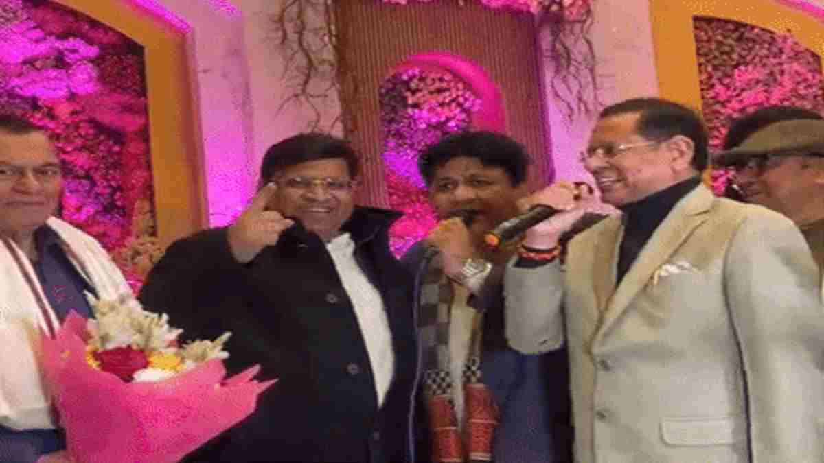मंत्री बने सिंगर! हरियाणा के दो दिग्गज नेताओं ने मंच पर पेश की ‘शोले’ स्टाइल में दोस्ती की मिसाल Haryana Minister compressed