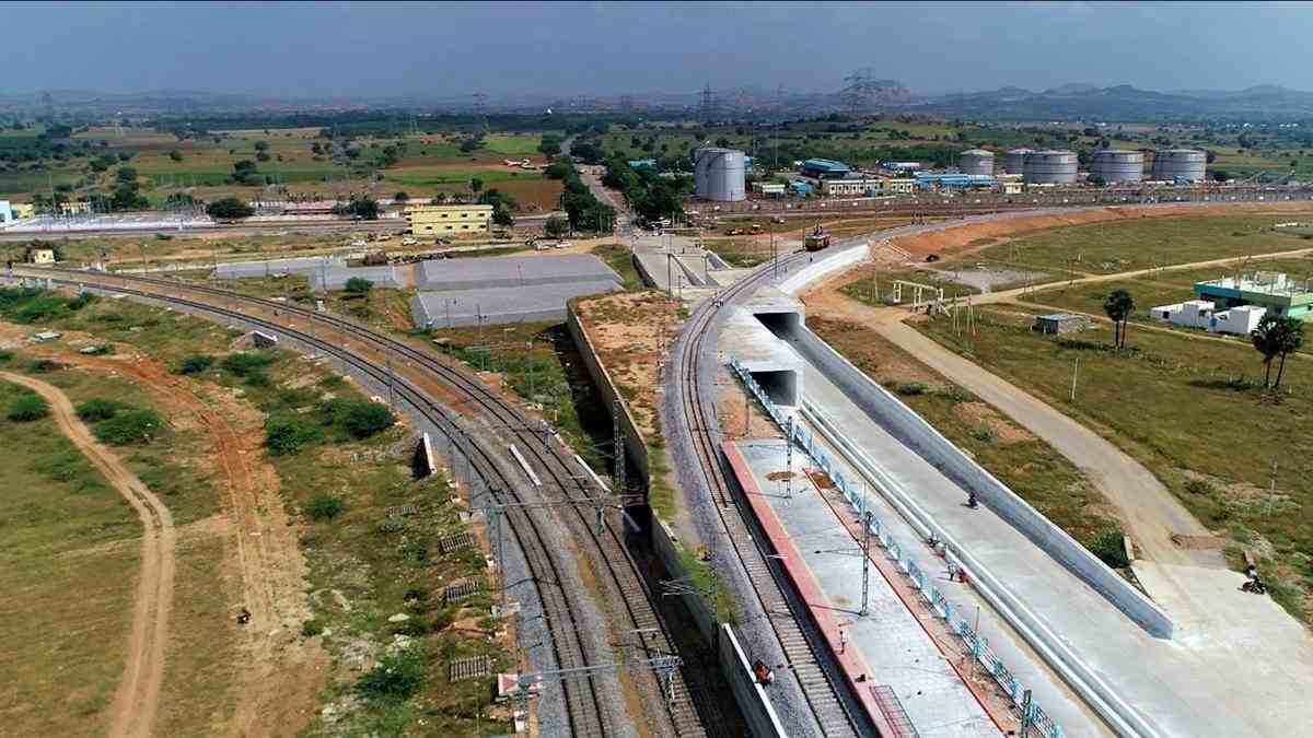 रेवाड़ी- दिल्ली रेलमार्ग पर बन रहा 8 KM लंबा बाईपास, यात्रियों सहित मालगाड़ियों को पहुंचेगा बड़ा फायदा Railway Bypass Indian Railways Train