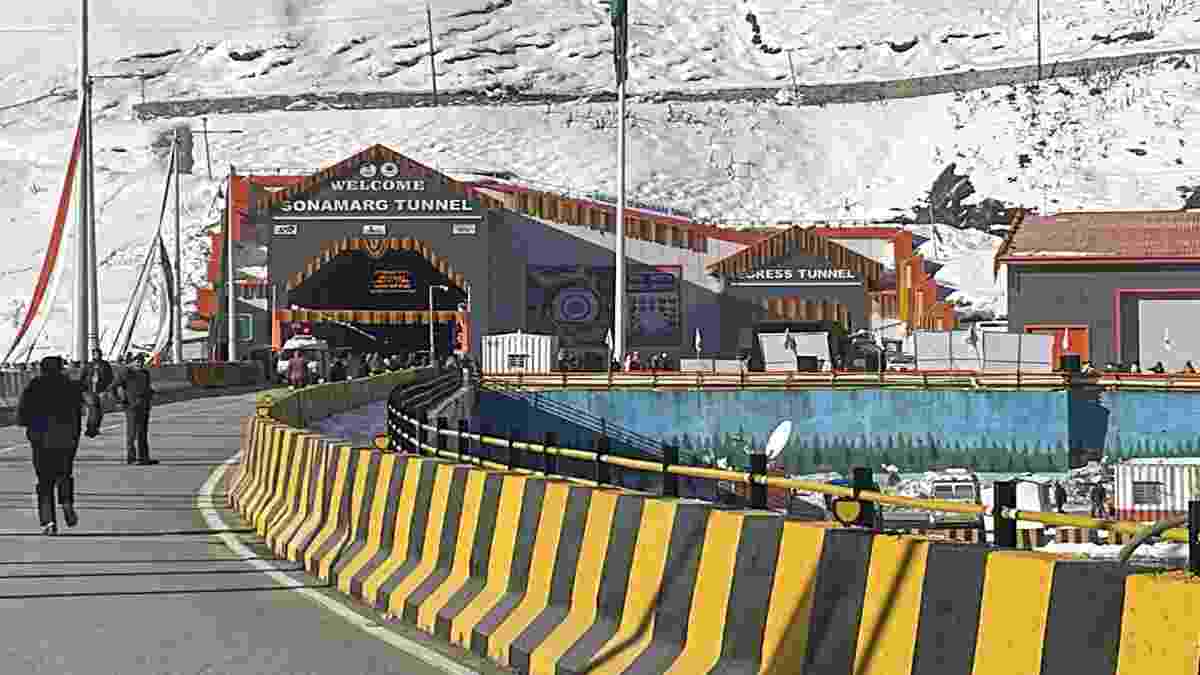 देश को मिली Z-Morh Tunnel की सौगात, हर मौसम में जा सकेंगे श्रीनगर से लद्दाख; 15 मिनट में पूरा होगा घंटे का सफर Z Morh Tunnel compressed