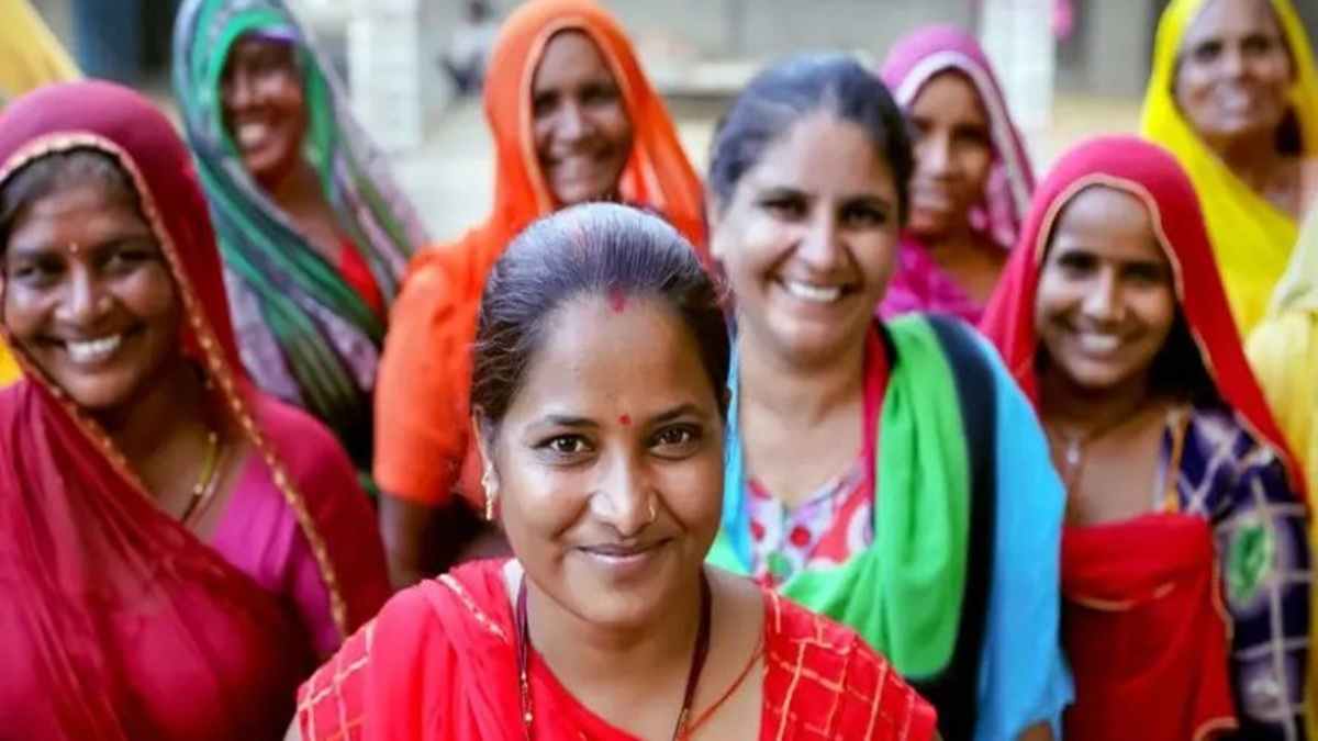 दिल्ली में महिलाओं को हर महीने मिलेंगे 2500 रूपए, CM रेखा गुप्ता ने कर दिया तारीख का ऐलान Ladies Mahila Women