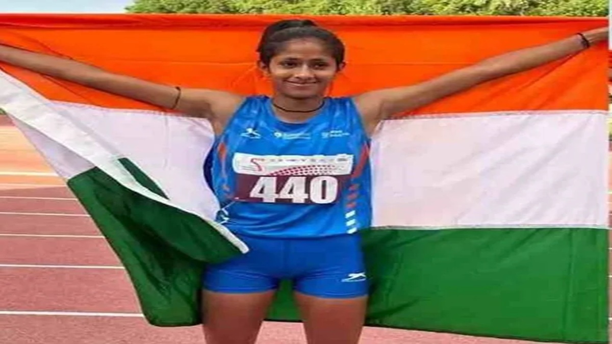 गरीबी की बेड़ियां तोड़कर बनाई नई पहचान, राजमिस्त्री की बेटी पूजा ने नेशनल रिकॉर्ड तोड़कर किया गोल्ड पर कब्जा Puja Fathebad