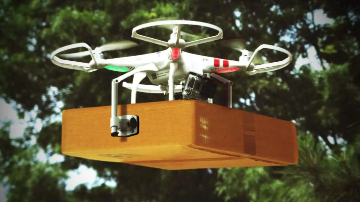 गुरुग्राम में ड्रोन के जरिए डोर- टू- डोर डिलीवरी की शुरुआत, महिलाओं के लिए रोजगार के अवसर होंगे पैदा Drone