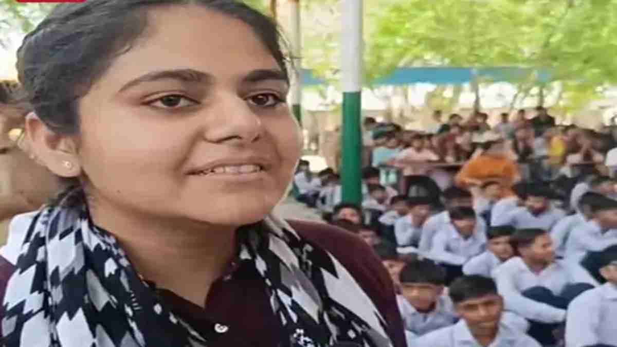 हरियाणा के बरसीन गांव में चुनी गई प्रदेश की पहली बालिका पंचायत, 12वीं की छात्रा बनी सरपंच Astuti Kamboj