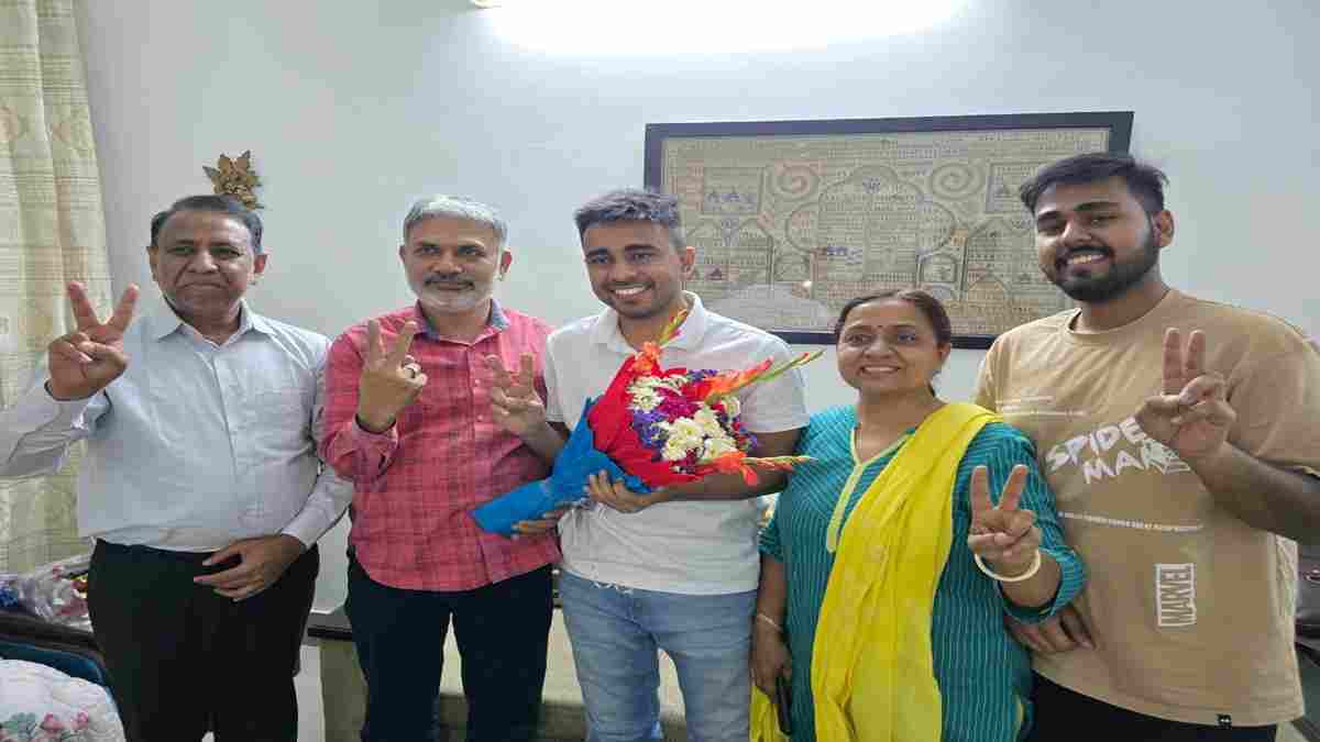 सोनीपत के श्रेयक गर्ग ने UPSC परीक्षा में लहराया परचम, हासिल की 35वीं रैंक; ऐसे मिली सफलता Dr. Shreyak Garg Sonipat