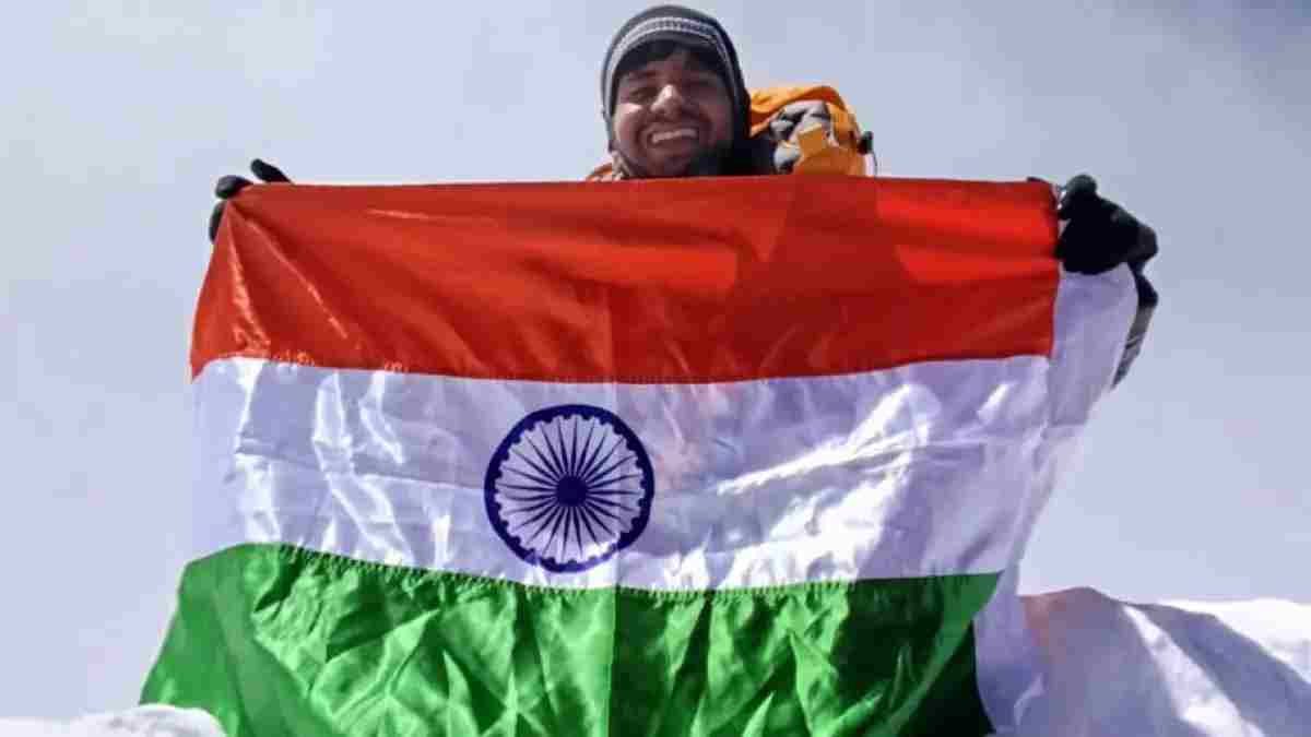 हिसार के नरेंद्र ने विश्व की 10वीं सबसे ऊंची चोटी पर फहराया तिरंगा, माउंट अन्नपूर्णा पर चढ़ाई कर रचा इतिहास Narender Kumar Hisar