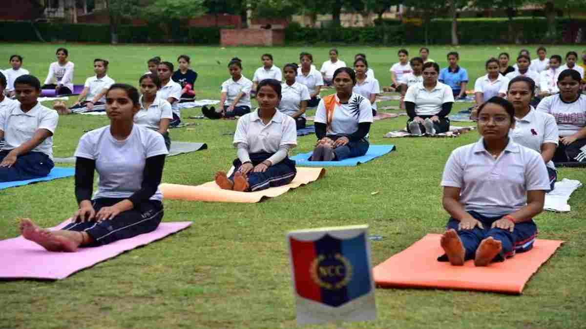 हरियाणा: गर्मी की छुट्टियों में भी योग दिवस पर खुले रहेंगे स्कूल, होगा सामूहिक योगाभ्यास Yog School