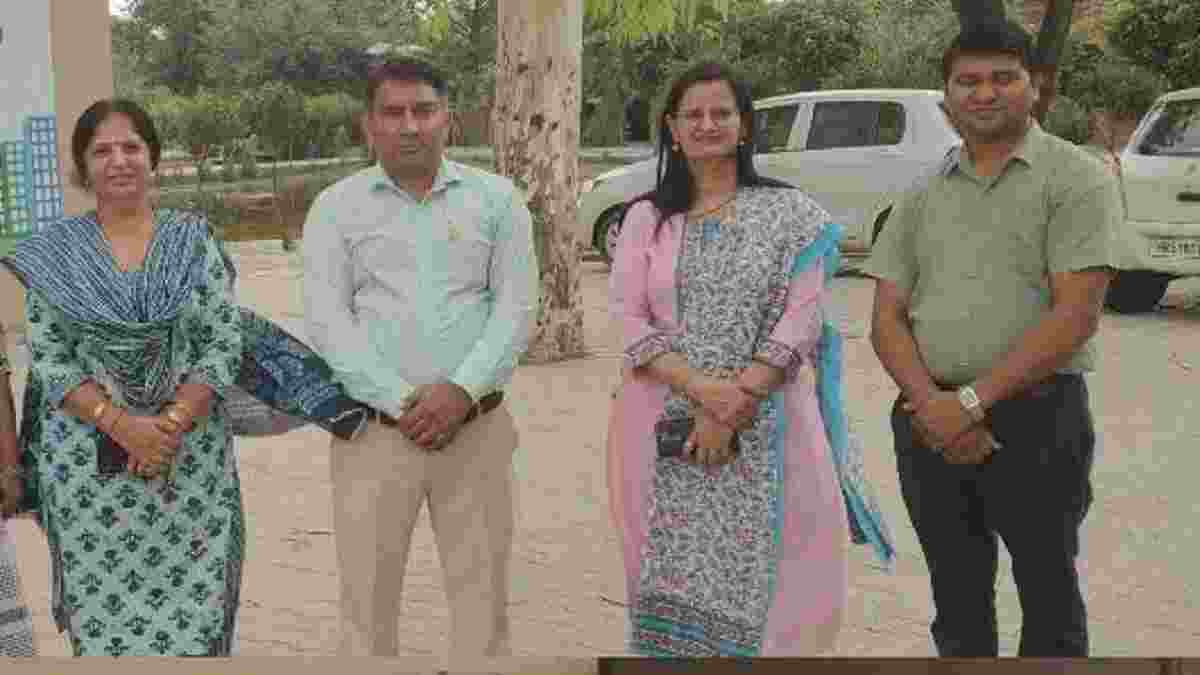 अच्छे-अच्छे प्राइवेट स्कूलों को मात देता है फरीदाबाद का यह सरकारी स्कूल, हर कमरे में है डिजिटल बोर्ड Faridpur Govt School