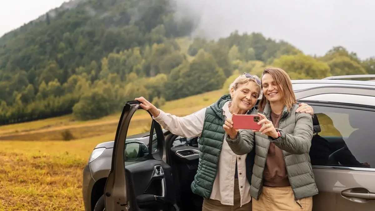 इस मदर्स डे मां को कराएं दिल्ली की इन खूबसूरत झीलों की सैर, खास दिन को बनाएं यादगार Travel Tour