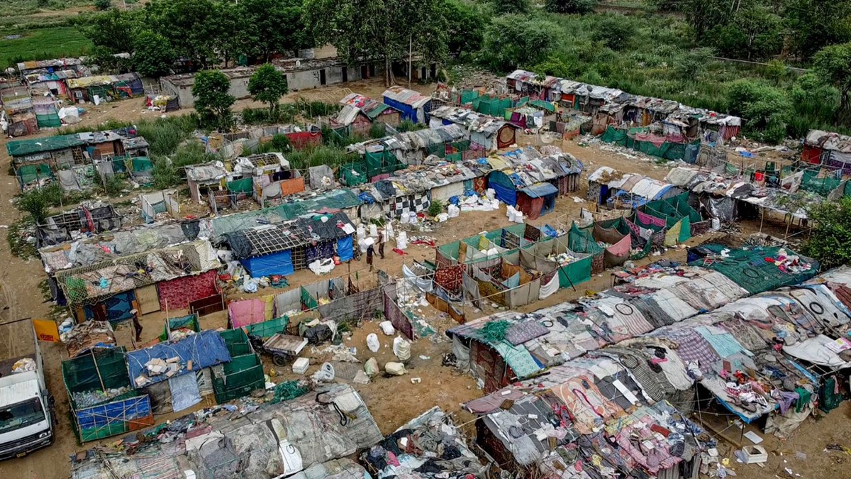 जेलरवाला बाग के 1078 झुग्गीवासियों को मिला नया आशियाना, DDA ने किया पुनर्वास का सपना साकार Jhuggi Jhopdi Slum Village