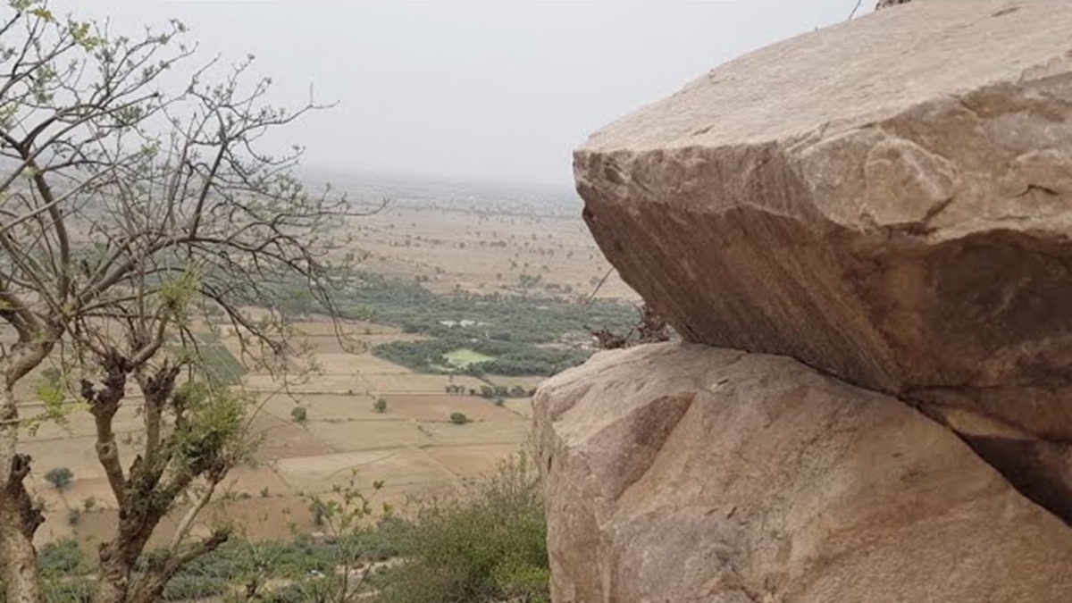 हरियाणा की इस पहाड़ी में छुपा कुदरत का अनोखा तोहफा, रबड़ की तरह हिलता पत्थर; विदेशियों की बनी पहली पसंद Kaliyana Hill